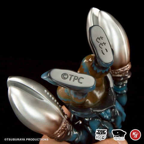 巴魯坦星人 Alien Baltan【1st Colourway】 MOMOCO STUDIO