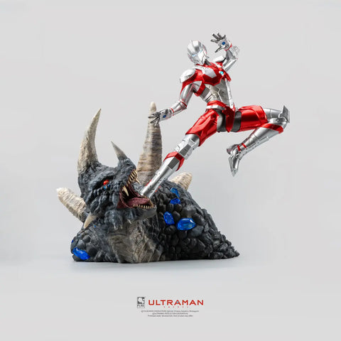 Ultraman VS Black King 1/4 Scale Exclusive Edition Statue